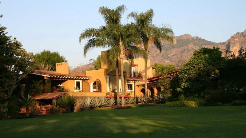 Amomoxtli Hotel Tepoztlan Exterior photo